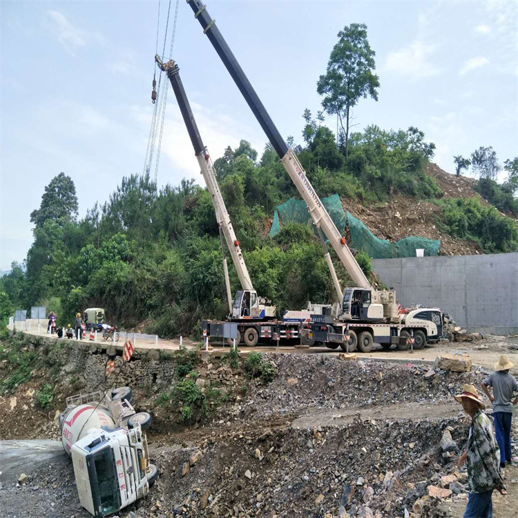 双鸭山双鸭山24小时应急道路救援吊装吊装现场实拍